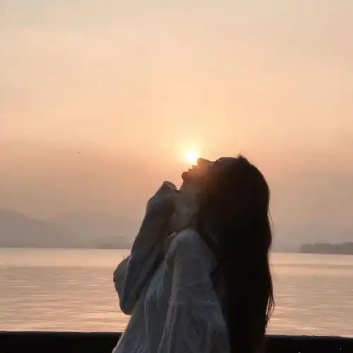 头像丨再多看一眼就会爆炸的背影头像