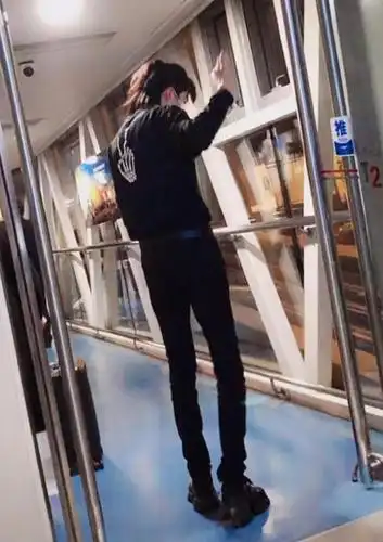 皓嫣cp感来源——刘宇宁的大长腿太苏了!