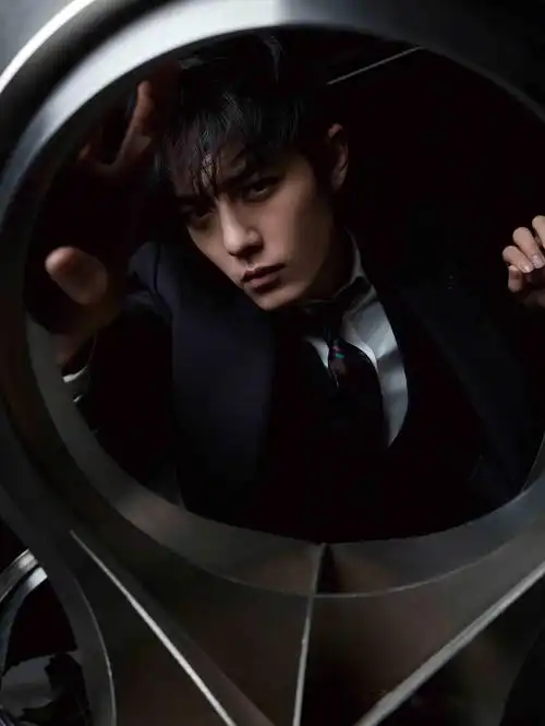 小鲜肉肖战个性魅力写真合集