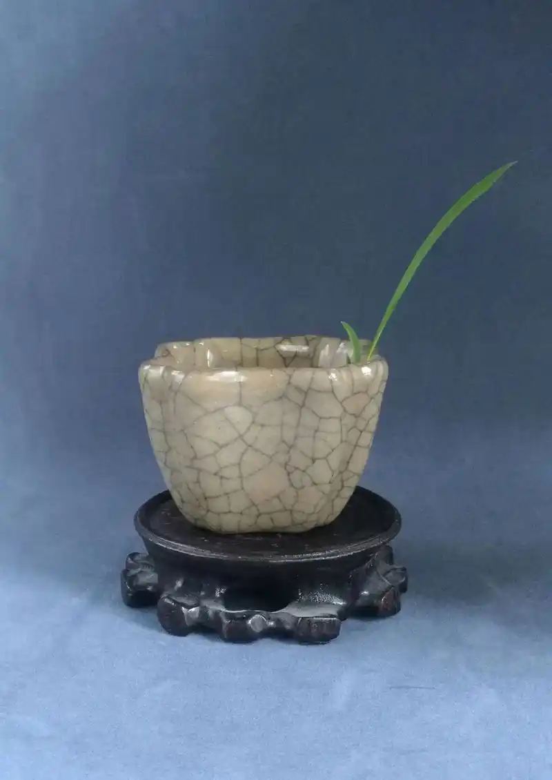 宋代哥窑米黄釉四方倭角杯.全品精品. - 抖音