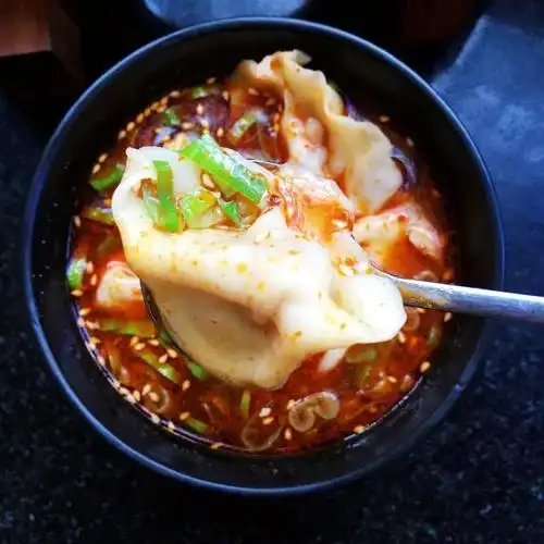 红油酸汤牛肉水饺,酸辣开胃,吃一次就上瘾