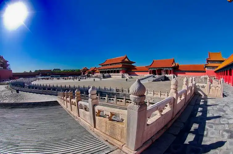 对于清朝皇帝来说紫禁城是临时住所圆明园才是他们的家