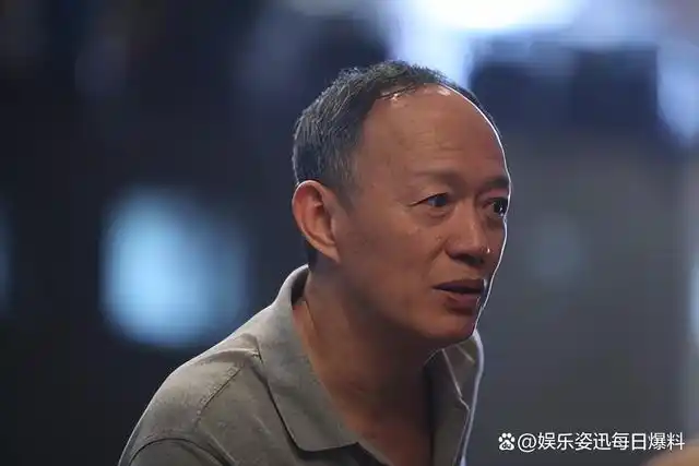 70岁"剧场教父"金士杰是位演员,剧作家,导演,纵横演艺圈多年,演过《我