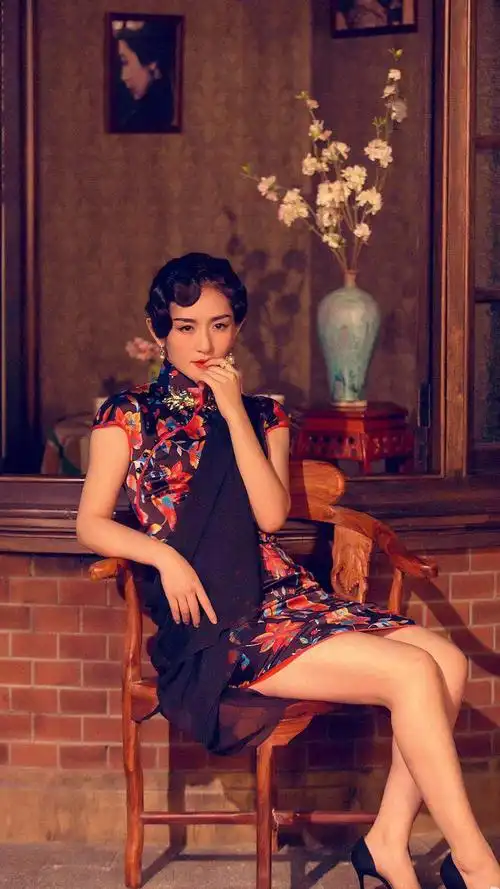 穿旗袍的谢娜也太惊艳了吧,是要做芊芊淑女了吗