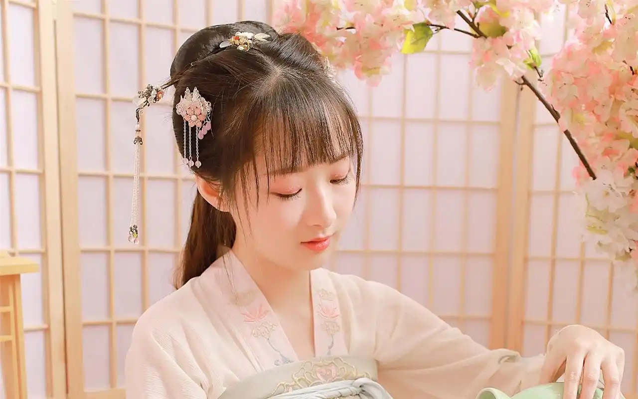 汉服美女唯美古风写真桌面壁纸