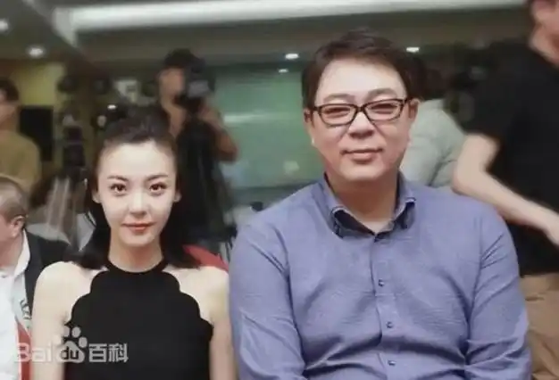 杨紫爸爸出轨,家暴,说小三是鸡,信息量好大,关晓彤也涉及其中