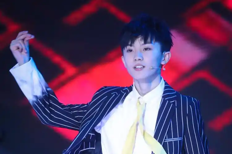 电脑壁纸 明星 大陆明星 完美少年马嘉祺