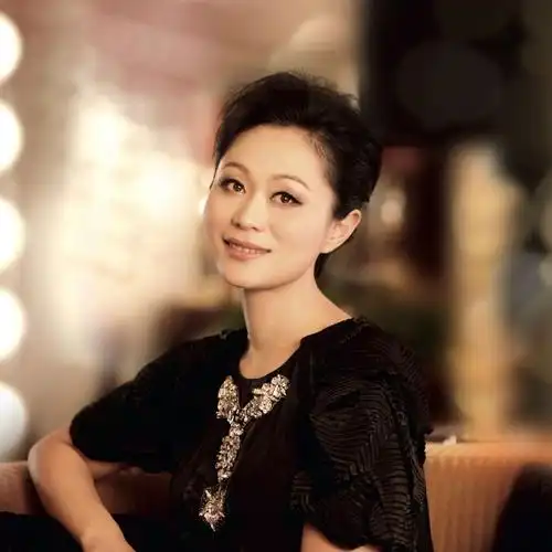 歌唱演员张凤英