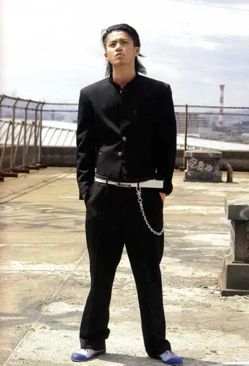 13年前电影《热血高校》,小栗旬痞帅背头造型,现今依然感觉霸气_网易