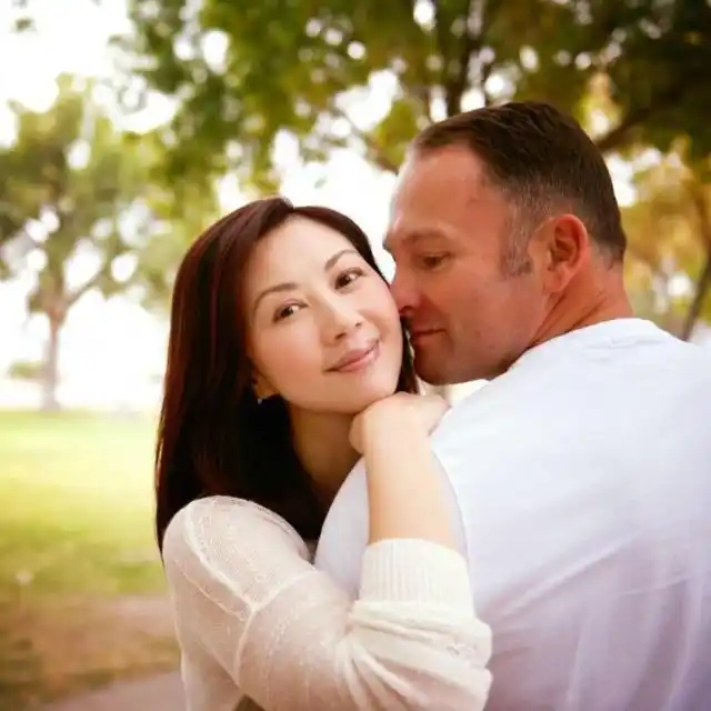 如今,杨宝玲已经很少在出现在娱乐圈,不过她曾经的好朋友翁虹却还一直