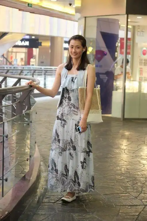 施源(南京电视台女主持人)_石塘网