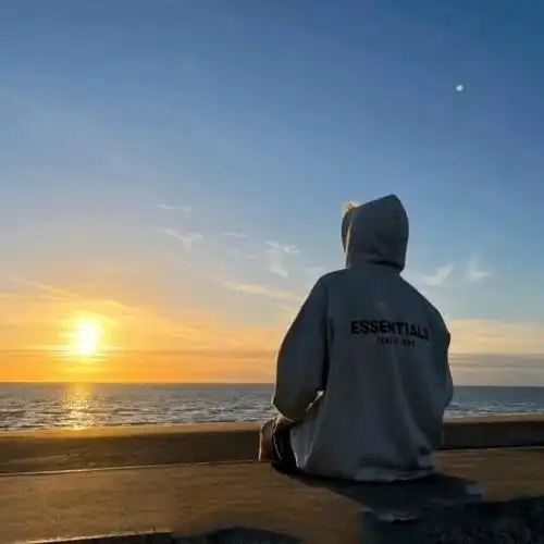 头像 | 乘风看海,为你而来