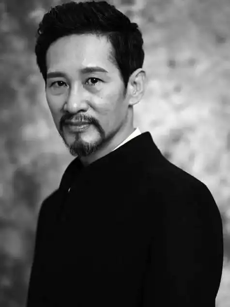 王劲松怒斥小鲜肉不敬业,傅彪曾给他的人生启示是什么?