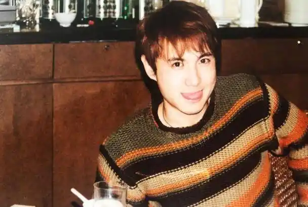 沈腾,沙溢后又曝出初代军艺校草,看清颜值网友有点慌:杨洋挺住_洪剑涛