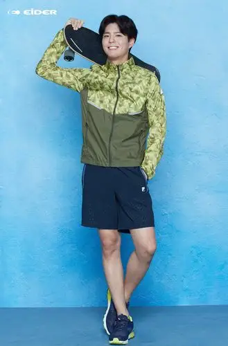 的宝剑随意摆出姿势都是一副精美画报,微笑撩人,长腿瞩目,全身都完美!