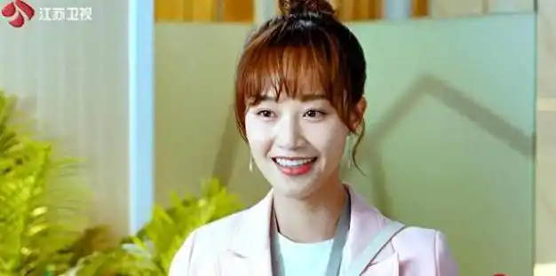 蓝盈莹探讨演员身份:荧幕与舞台皆为我所爱|电视剧|女明星_网易订阅