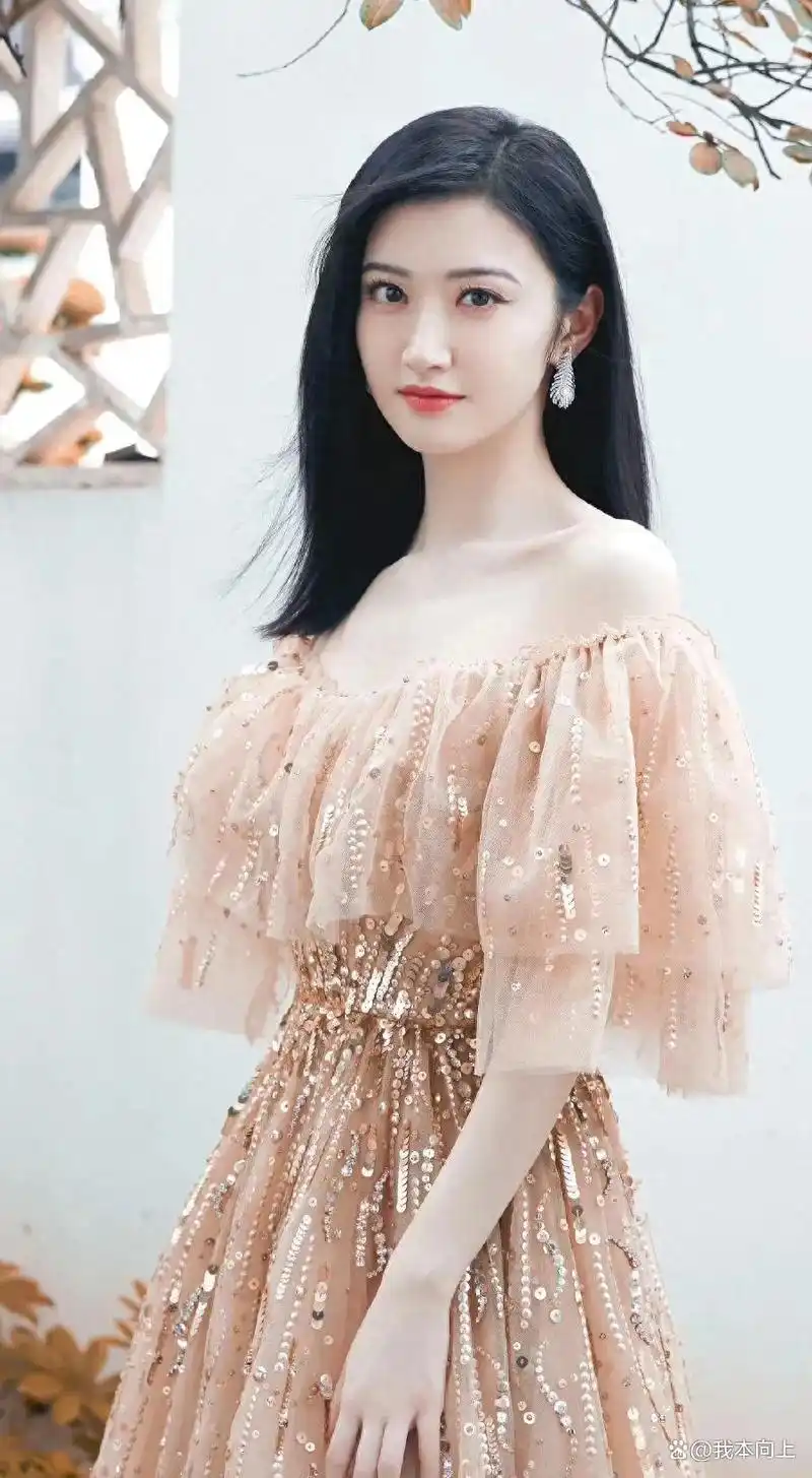 景甜倪妮古力娜扎,三人同台领奖,你觉得谁更胜一筹呢?