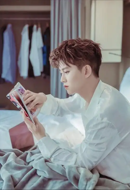 回顾任嘉伦即使一辈子不红也不抛弃陪伴了我11年的妻子聂欢