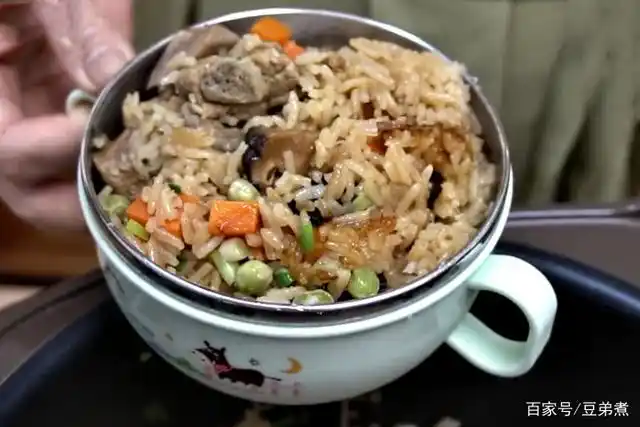 一说起做大米饭,相信大家都挺熟悉的,这是生活中常见的主食,尤其是