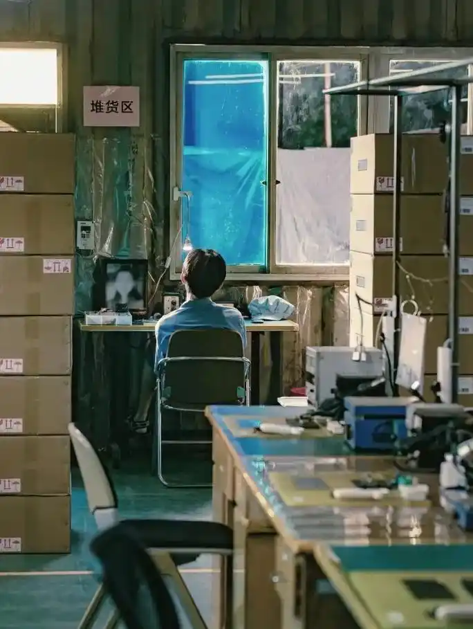 你追世界我追逐你背影 #每一帧都是热爱 #易烊千玺 #背影 - 抖音