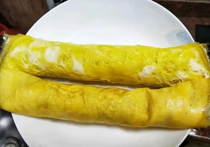 糯米鸡蛋卷的正确做法,掌握3个小技巧,烫一烫卷一卷,软糯鲜香,10分钟