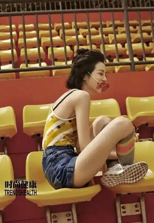 李溪芮这腿简直不要太美啦