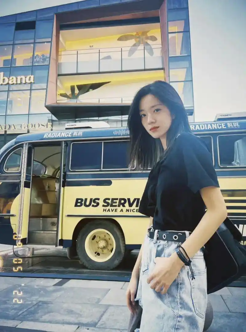 三里屯姐妹@李庚希teresa @庄达菲 @向涵之  - 抖音