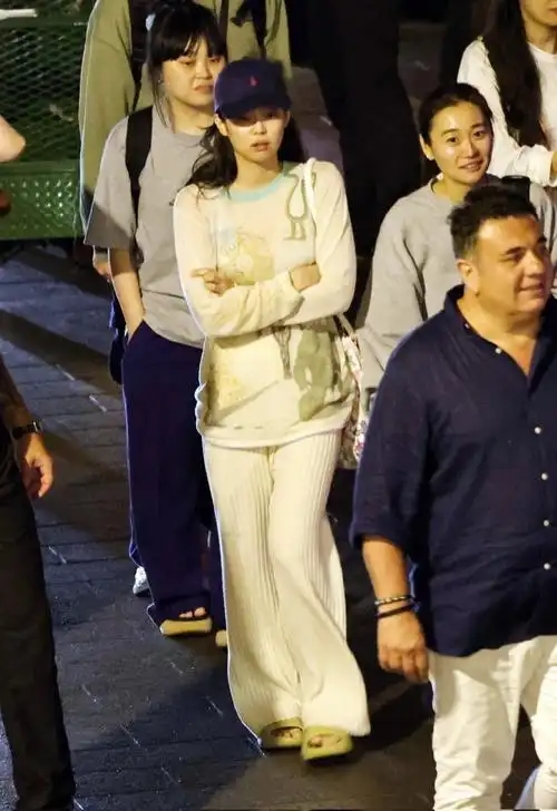 jennie意大利路透