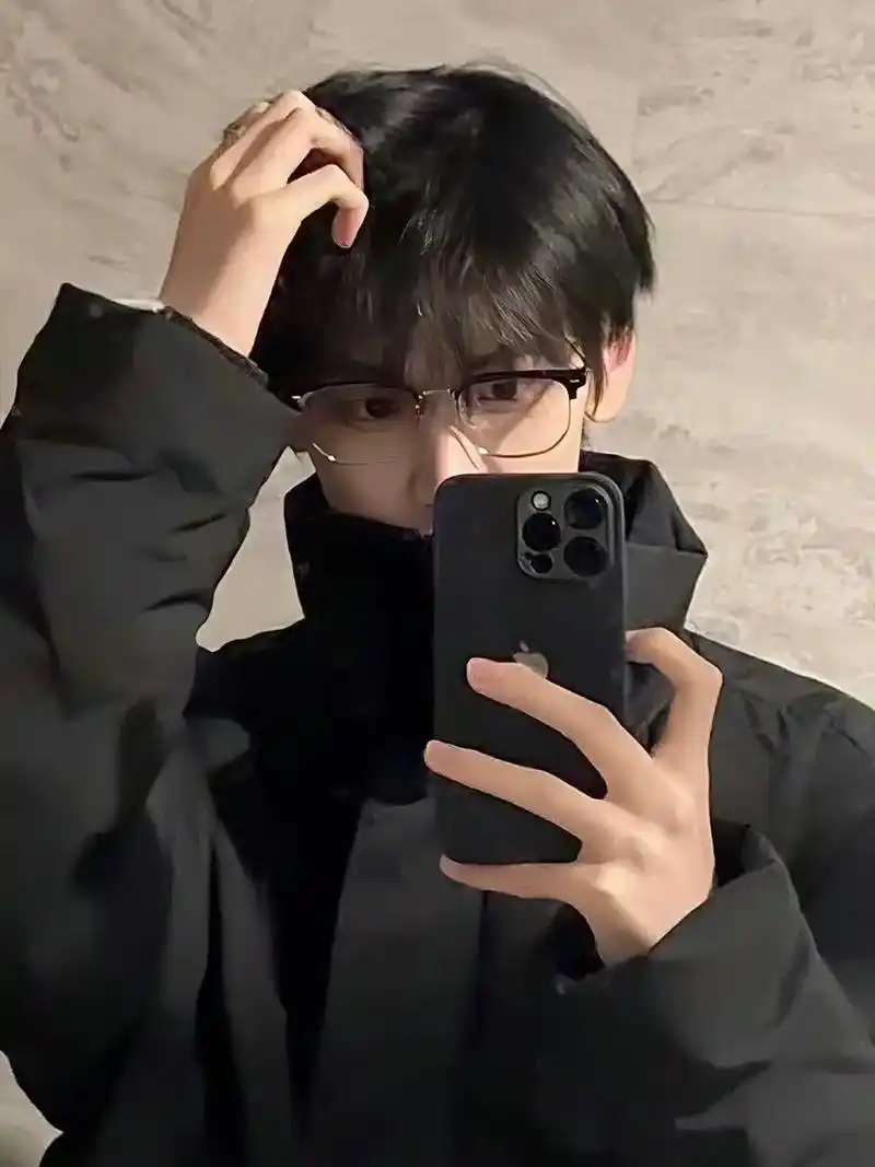 半框眼镜男 三选一.#颜值#半框眼镜#抖音热门 - 抖音