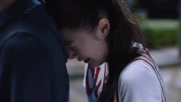 林妙妙背后抱钱三一##林妙妙抱住钱三一哭了##少年派2