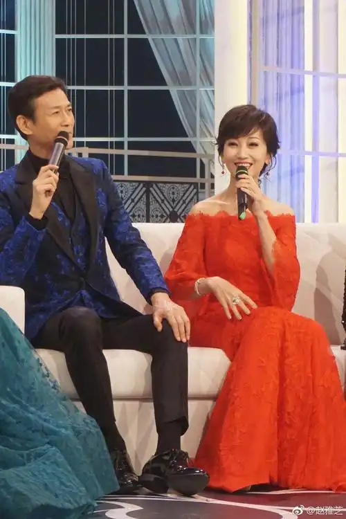 赵雅芝与郑少秋再同框光彩依旧