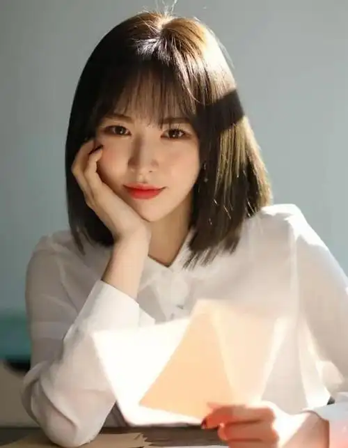 长脸女生短发发型(10款长脸适合的短发,彰显独特的女人韵味)