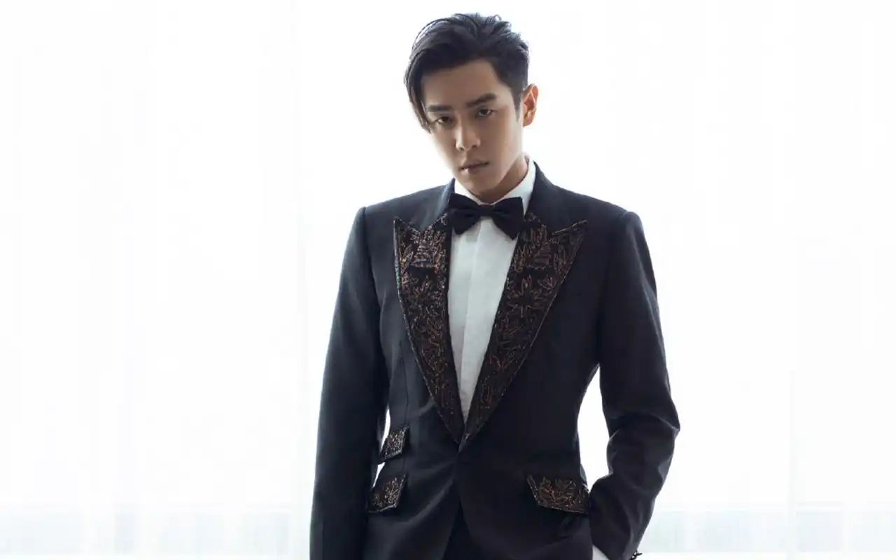 张若昀帅气西装写真图片桌面壁纸