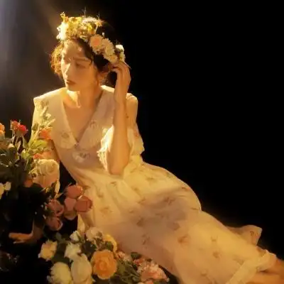 林鲸落/唯美复古风真人女生头像.