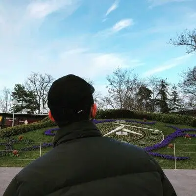 杨洋cr@杨洋资讯站假装男友背影照系列