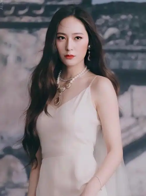 krystal郑秀晶一直是我很喜欢的韩星,不管是颜_圈子-新氧美容整形