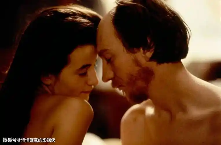 莱昂纳多·迪卡普里奥饰)凭借其惊世才华吸引了已婚诗人魏尔伦(大卫