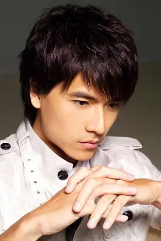 《恶魔在身边》今一人被黑上热搜后霸气回应,他却被曝结婚生子-质信十