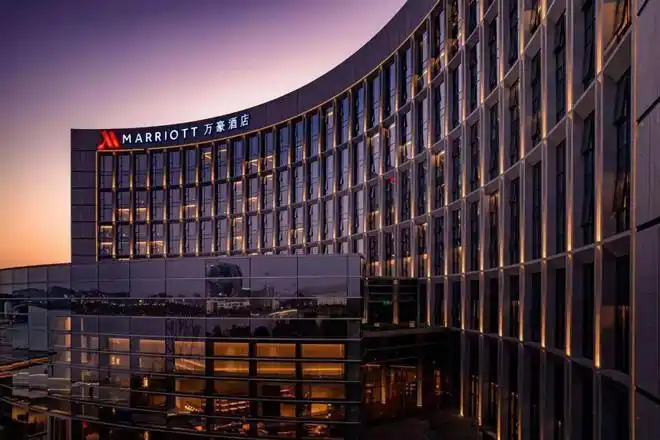 于南通首家万豪酒店私享湖畔美景探秘摩登旅居