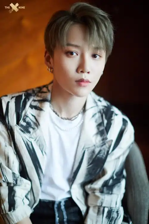 刘雨昕潮流时尚性感写真38