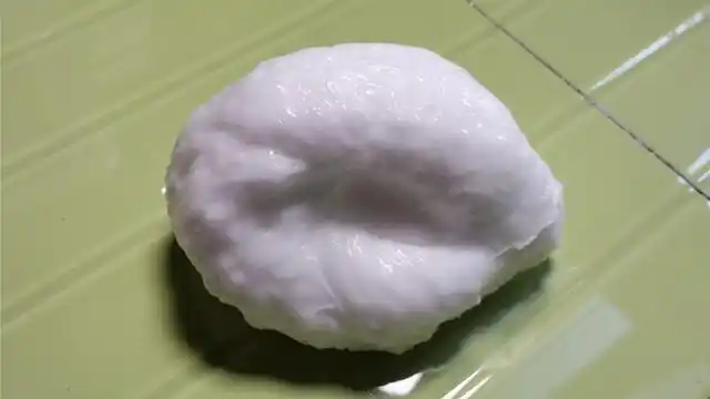 自制白色史莱姆无硼砂无色素无白胶戳者治愈q弹好玩不粘手