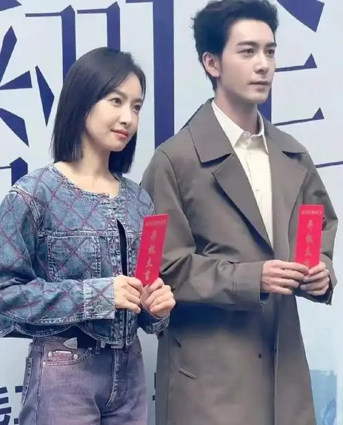 宋茜与小7岁男星拍吻戏摸脸拥吻气氛暧昧害羞脸红趴男方怀里