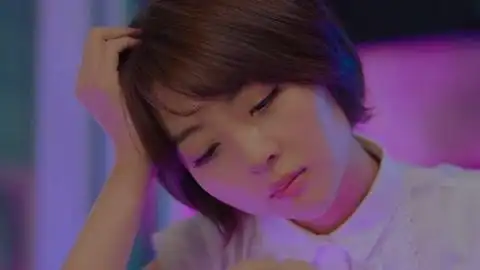 《风暴舞》玛雅在酒吧买醉 你心情不好啊