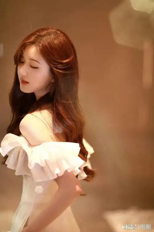 俏皮可爱赵露思