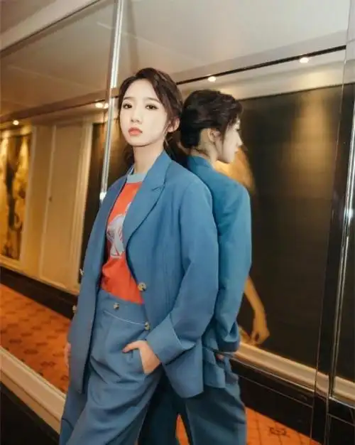 可盐可甜孟美岐真是穿搭能手冷色or暖色西装or衬衫都轻松驾驭