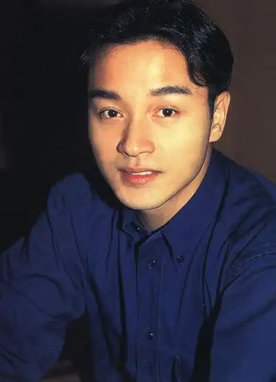 张国荣八字日主之根受克精神错乱