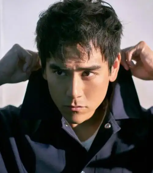 彭于晏是个实力派演员,连男人都觉得帅,敬业自律的人