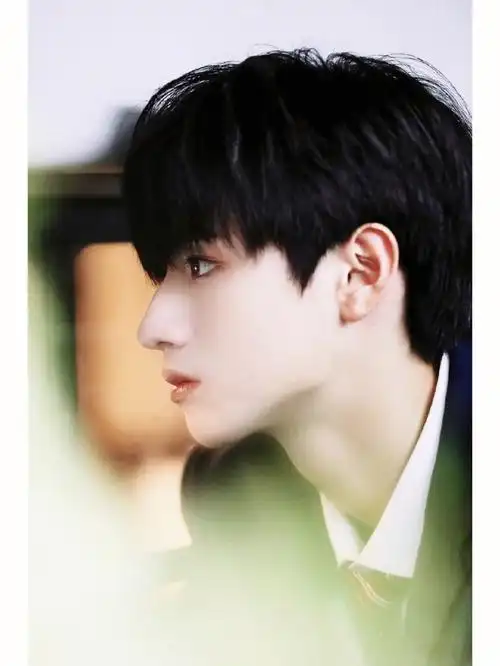 朱志鑫这优越的侧脸