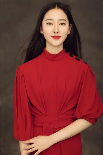 何雨虹最美的青春热拍曝红裙写真气质典雅