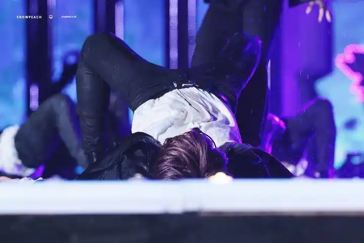 防弹少年团分享170708柾国血汗泪顶胯合集这么会撩不犯规